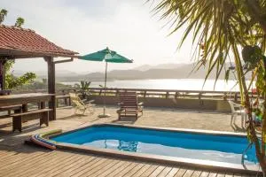Casa com piscina e incrível vista para lagoa - Palhocinha