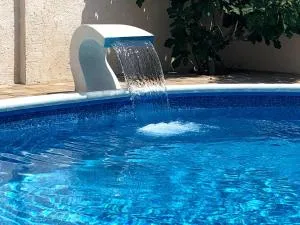 Apartman Matej with pool Povljana - 波弗加纳