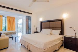 Private Villa 10 Rooms, Private Pool, Walk to Beach