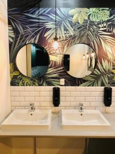 Urban Camper Hostel & Bar