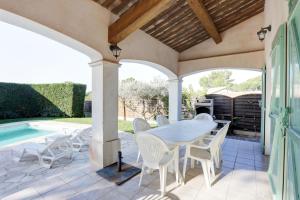 villa de charme, 8 pers, climatisée, piscine chauffée, calme garanti