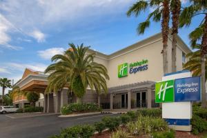 Holiday Inn Express Jacksonville Beach, an IHG Hotel