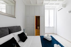 A World Aparts - 61 Margutta