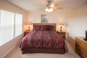 Four-Bedroom Townhouse room in Maria's Regal Palms Townhouse townhouse