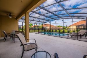 Six-Bedroom House room in Desirable Solterra - 6 Bdm with Pool Spa villa