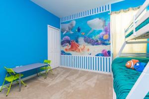 Eight-Bedroom House room in Sleep with Mickey Minnie & Nemo - 8 Bdms villa