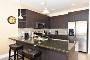Three-Bedroom House room in Indulge in this 3 Bedroom cozy Villa home