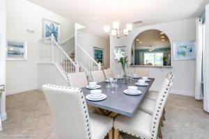 Five-Bedroom House room in Spa Like Luxury in Solterra Resort villa