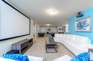 Nine-Bedroom House room in Lavish 9 Bdm Villa at Windsor at Westside Resort villa