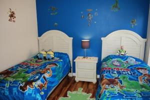 Five-Bedroom House room in Sandy Ridge - 4 Bdm with Private Pool home