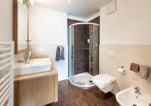 Double Room with Mountain View room in Martina Breakfast Lodge