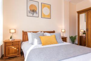 Charming Ski Apartments Near Gondola & Bar Street, Cedar Lodge 1 Complex