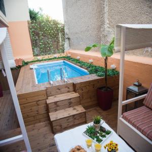 ChrisAndro Apartments