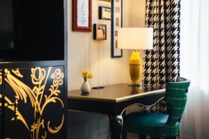 King Room room in Kimpton Hotel Monaco Pittsburgh an IHG Hotel