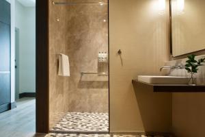 Standard Room room in Kimpton - Hotel Arras an IHG Hotel