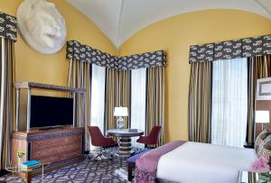 Robert Mills Presidential Suite room in Kimpton Hotel Monaco Washington DC an IHG Hotel