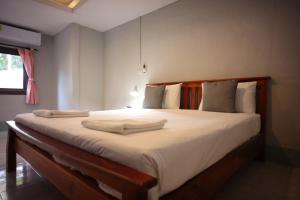 Marina hut guest house