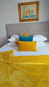 Hotels Hotel Relais Du Postillon : Chambre Double Confort - Vue sur Court