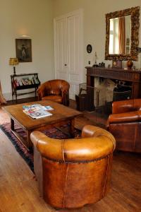 B&B / Chambres d'hotes Chateau Le Tour - Chambres d'Hotes : photos des chambres