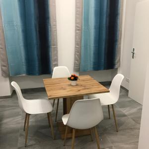 Saralo Apartments 1050