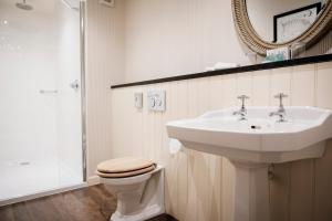 Superior Double Room room in The Bear Of Rodborough Hotel