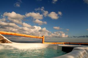 Fertimo Suites - Authentic Cave Homes with Private Hot Tub