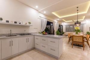 Biệt Thự 3 Phòng Ngủ (Three-Bedroom Villa)