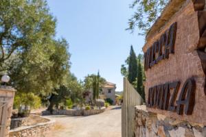 Louiza - Luxury Stone Villa