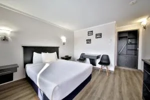 Motel Newstar Laval - Сент-Эсташ