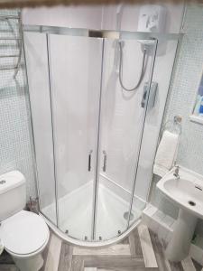 Milton House - Entire 3Bed House FREE WIFI & 4 FREE PARKING Spaces Serviced Accommodation Newcastle UK