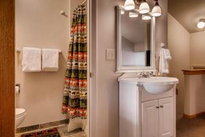 One-Bedroom Apartment room in Powder Pointe by Park City Lodging