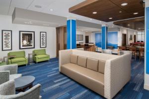 Holiday Inn Express & Suites Kingsland I-95-Naval Base Area by IHG