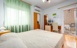 ALEKS 3 house with apartments