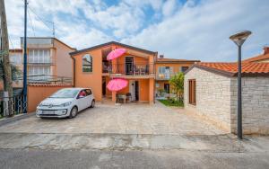 FERUCIO house with apartments 
