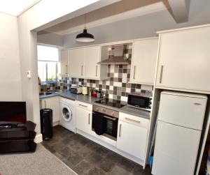 Perfect location for Racecourse and town centre