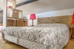 Studio cosy perché dans les arbres au coeur du Périgord proche Sarlat