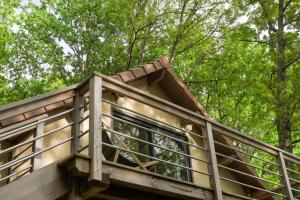 Studio cosy perché dans les arbres au coeur du Périgord proche Sarlat