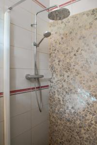 Studio cosy perché dans les arbres au coeur du Périgord proche Sarlat