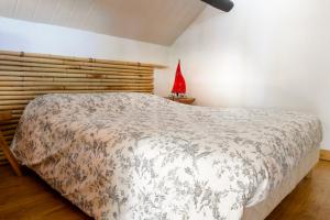 Studio cosy perché dans les arbres au coeur du Périgord proche Sarlat