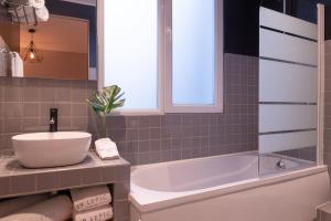 Hotel 29 Lepic photo 9