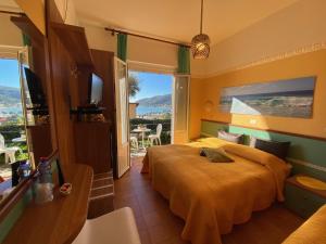 Doppelzimmer mit Zustellbett und Meerblick