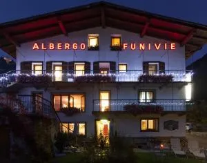 弗尼维亚酒店 - 拉特乌伊莱