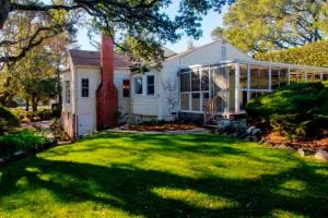 Historic Petaluma Vacation Rental on Vintage Farm! - Petaluma