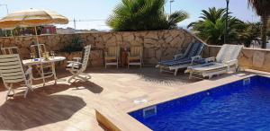 Sunny house with private pool and sea view