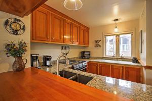 Hot Tub and Grilling Area Keystone Townhome!