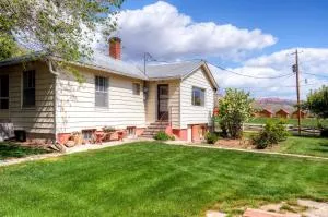 Charming Tropic Home by a Farm Near Bryce Canyon! - Georgetown