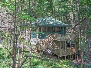 Holiday Home room in Unique Gatlinburg Cabin with Decks Hot Tub Fire Pit