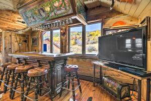 Charming Creekside Snowmass Studio 15 Mi to Aspen