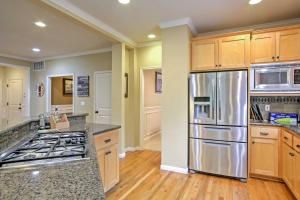 Kirkland Home with Backyard 2 Mi to Lake Washington