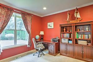 Kirkland Home with Backyard 2 Mi to Lake Washington